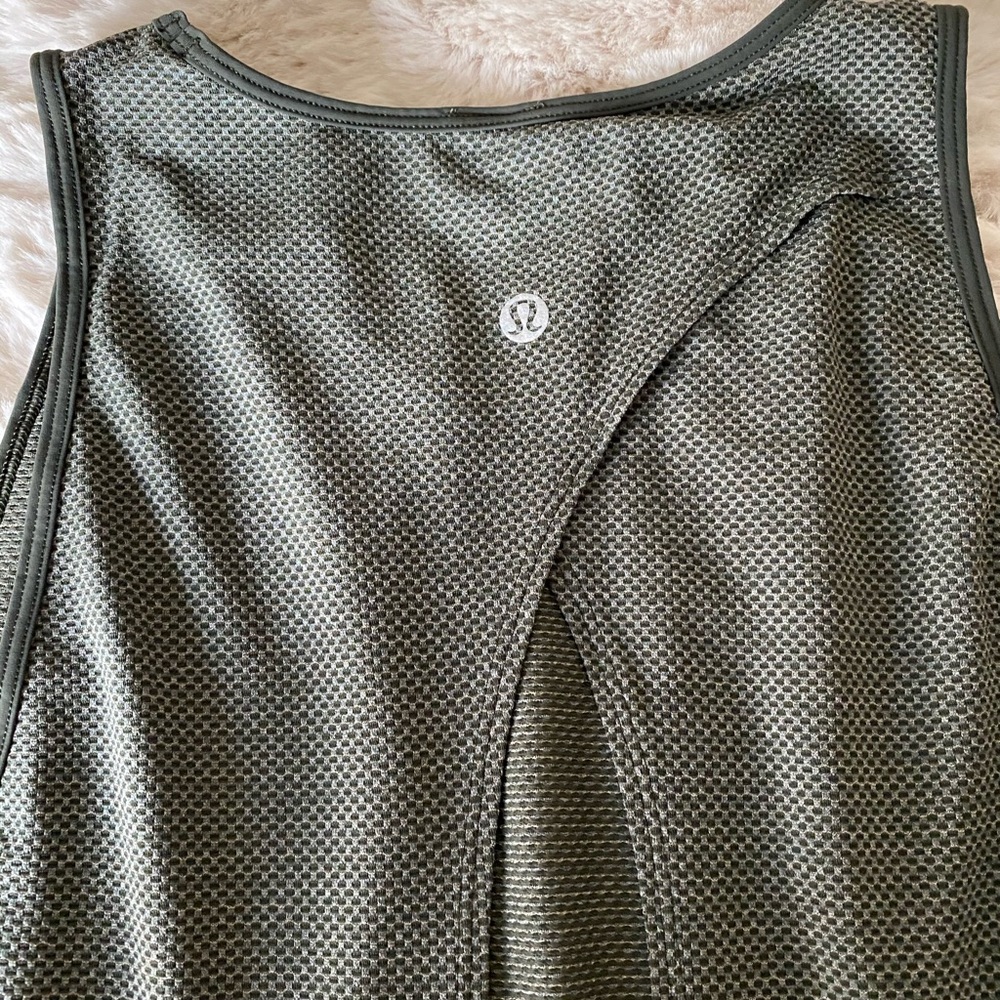 Lululemon tank